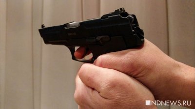 В Турции вооруженный пистолетом отец взял в заложники сына